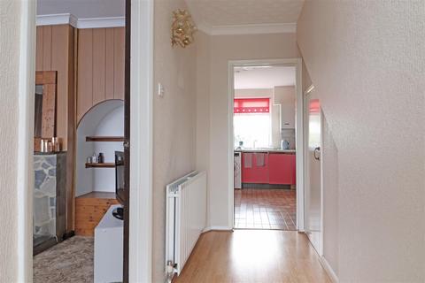 2 Brandsland, Reigate, RH2 7PB