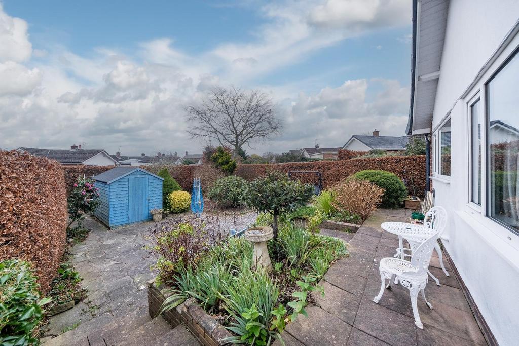 Hockenhull Crescent, Tarvin 3 bed semidetached bungalow for sale £