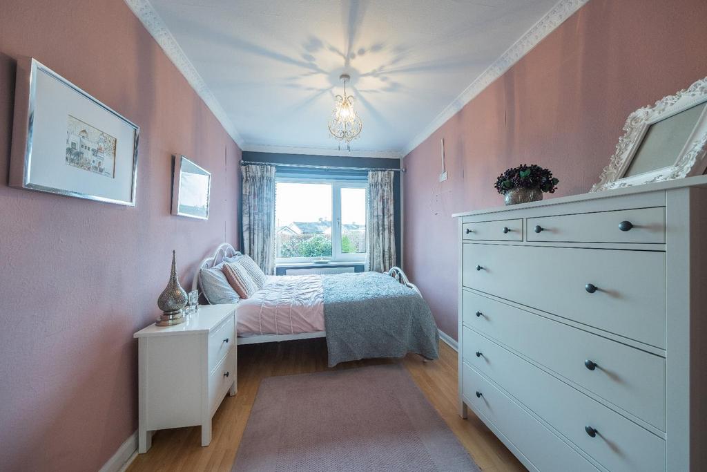 12 Hockenhull Crescent-020.jpg