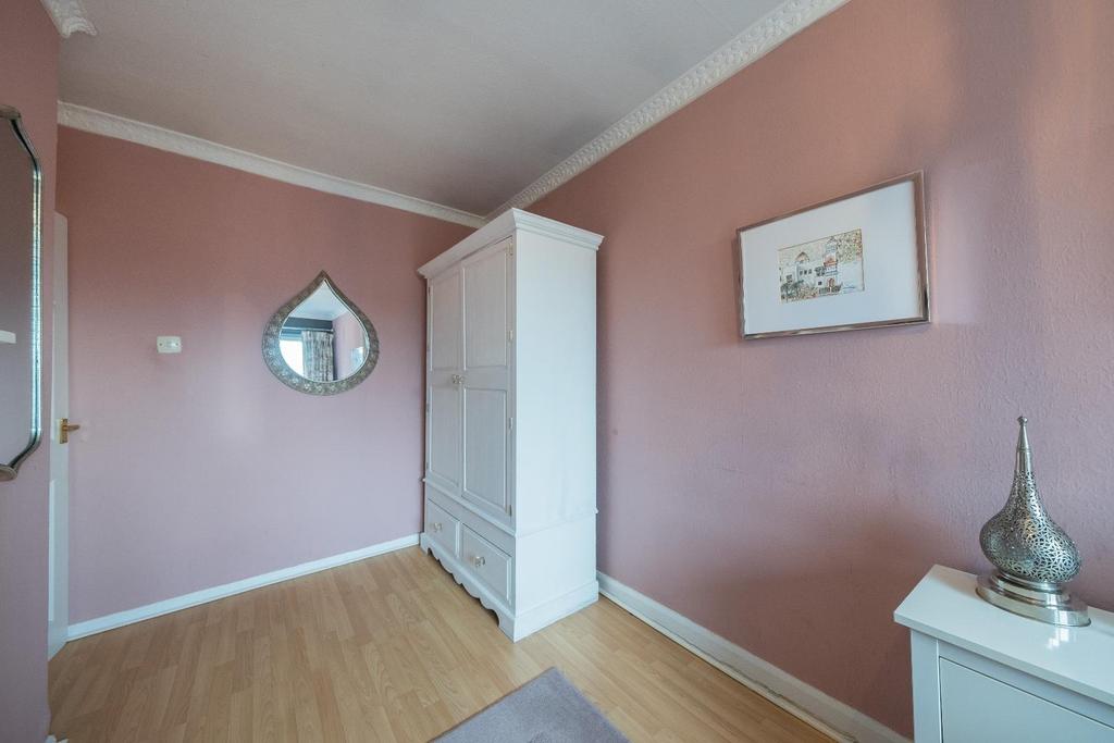 12 Hockenhull Crescent-021.jpg