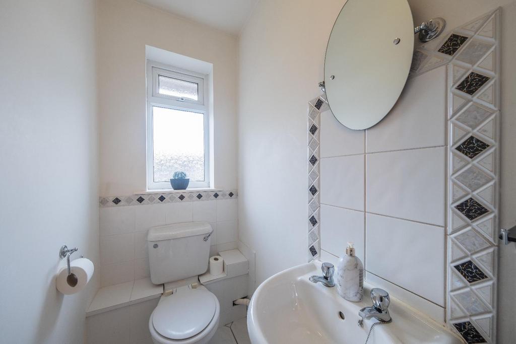 12 Hockenhull Crescent-028.jpg