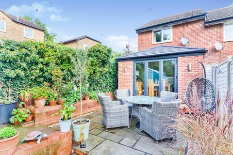 65 Dreyer Close, Rugby, CV22 7SX