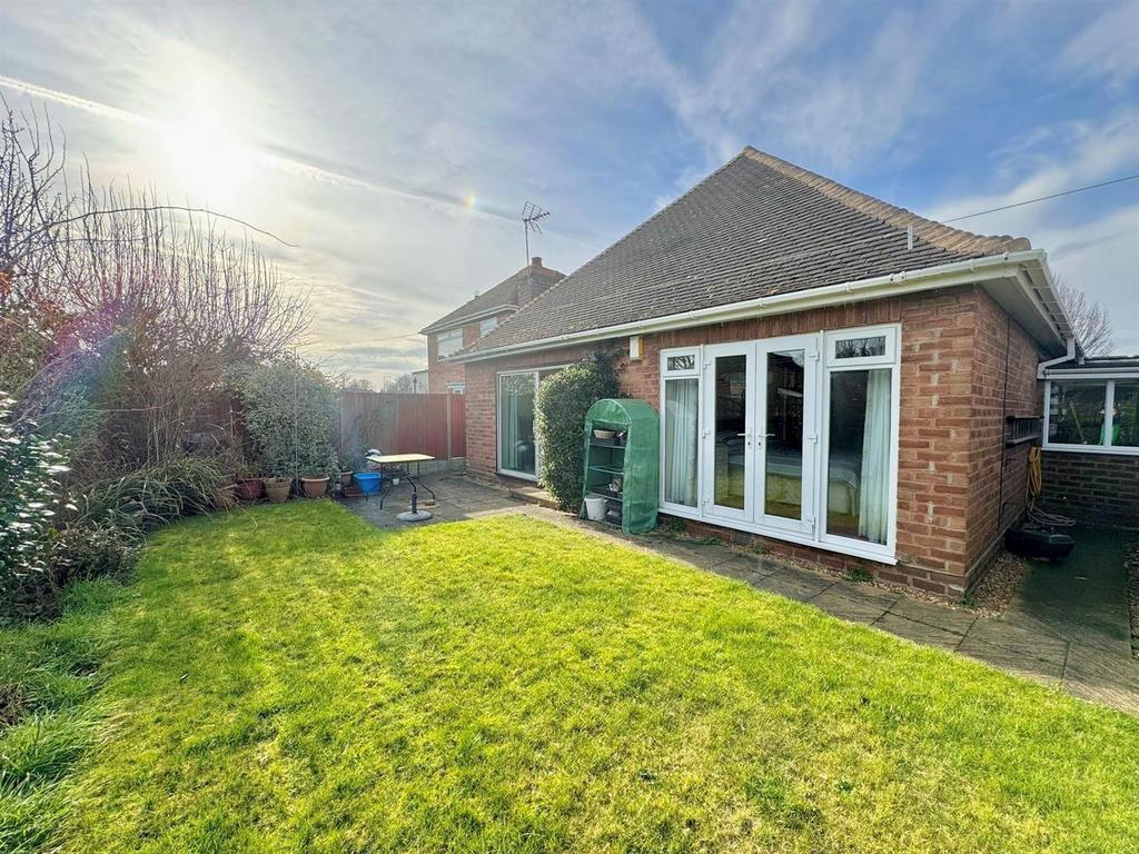 Eachelhurst Road, Walmley, Sutton Coldfield 3 bed detached bungalow for