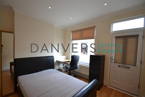 4 bedroom end of terrace house to rent, Clarendon Street, Leicester LE2
