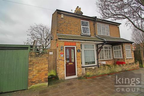 2 bedroom semi-detached house for sale, Queens Road, Waltham Cross