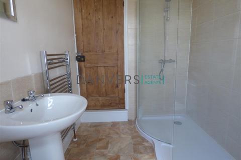 3 bedroom terraced house to rent, Jarrom Street, Leicester LE2