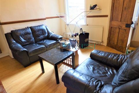 3 bedroom terraced house to rent, Jarrom Street, Leicester LE2