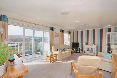 2 bedroom flat for sale, Blackwater Road, Eastbourne