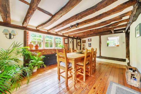 3 bedroom cottage for sale, Holly Bushes, Sittingbourne ME9