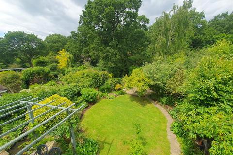 67 Broadhurst, Ashtead, KT21 1QD