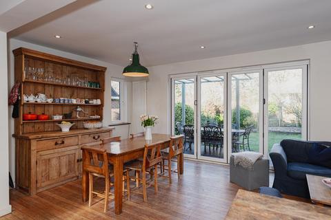 67 Broadhurst, Ashtead, KT21 1QD