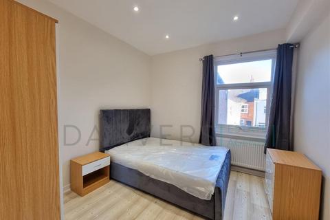 4 bedroom terraced house to rent, Ullswater Street, Leicester LE2