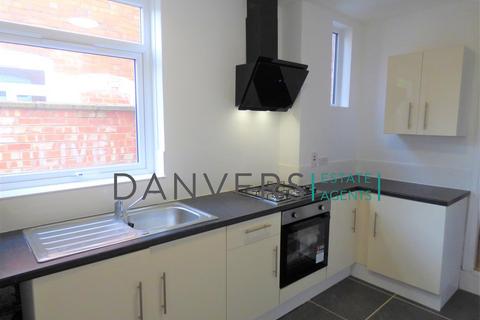 4 bedroom terraced house to rent, Grasmere Street, Leicester LE2
