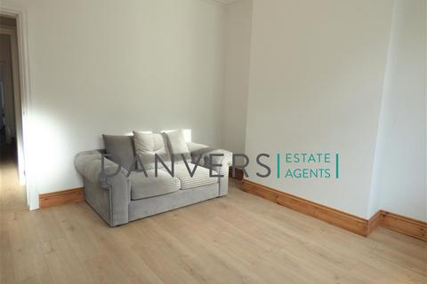 4 bedroom terraced house to rent, Grasmere Street, Leicester LE2