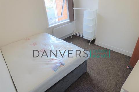 4 bedroom terraced house to rent, Grasmere Street, Leicester LE2
