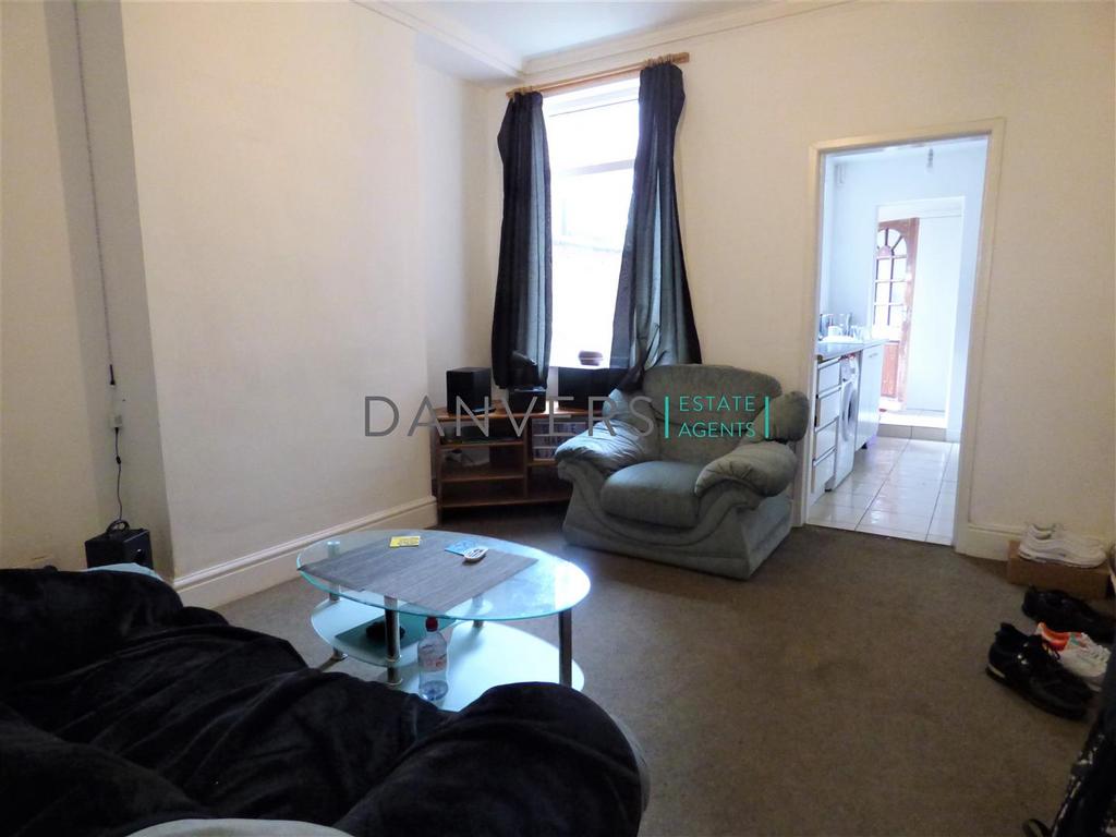 Wilberforce Road, Leicester LE3 3 bed terraced house to rent £237 pcm