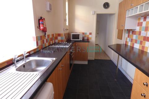 4 bedroom terraced house to rent, Ullswater Street, Leicester LE2