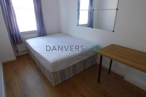 4 bedroom terraced house to rent, Ullswater Street, Leicester LE2