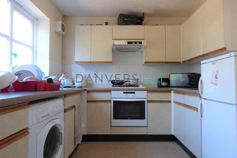 3 bedroom townhouse to rent, Havelock Street, Leicester LE2