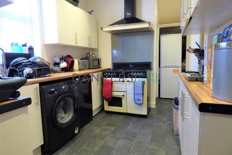 4 bedroom terraced house to rent, Wilberforce Road, Leicester LE3