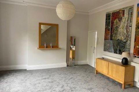 2 bedroom apartment to rent, Ashley Villa, Altrincham WA14 2DP