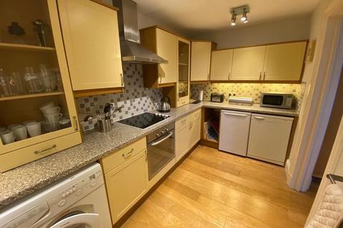 2 bedroom apartment to rent, Ashley Villa, Altrincham WA14 2DP