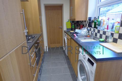 4 bedroom semi-detached house to rent, Barclay Street, Leicester LE3