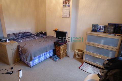 3 bedroom terraced house to rent, Cambridge Street, Leicester LE3