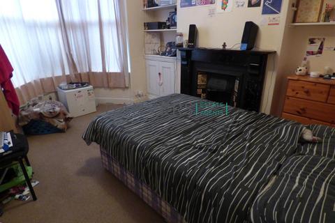 3 bedroom terraced house to rent, Cambridge Street, Leicester LE3