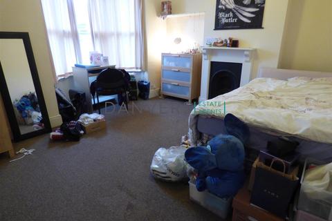 3 bedroom terraced house to rent, Cambridge Street, Leicester LE3
