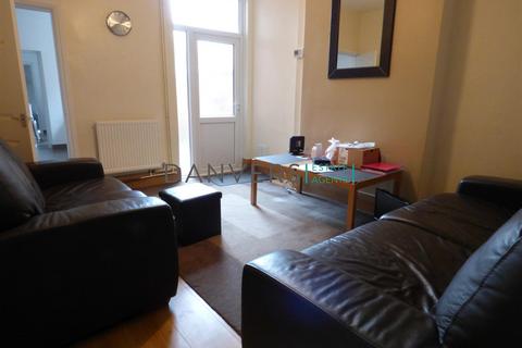 4 bedroom terraced house to rent, Rydal Street, Leicester LE2