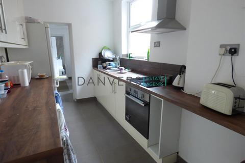 4 bedroom terraced house to rent, Rydal Street, Leicester LE2