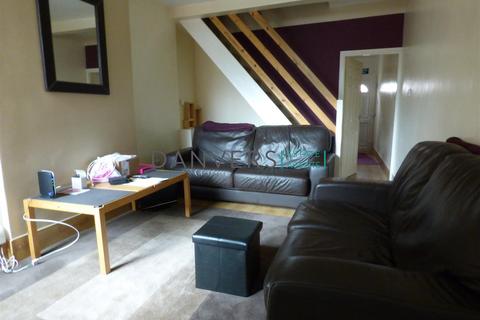 4 bedroom terraced house to rent, Rydal Street, Leicester LE2
