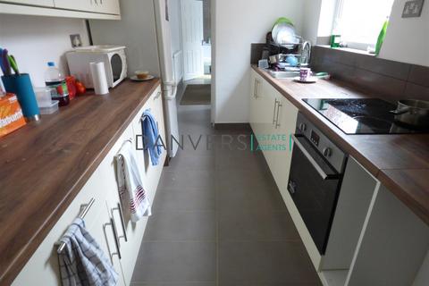 4 bedroom terraced house to rent, Rydal Street, Leicester LE2