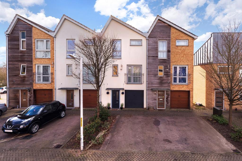 Cameron Drive, Dartford, DA1 3 bed townhouse for sale £450,000