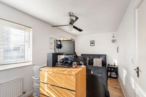 31 Cameron Drive, Dartford, DA1 5GN