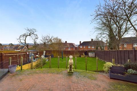 35 Ashgrove Avenue, Gloucester, GL4 4NF