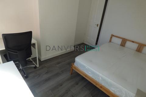 3 bedroom terraced house to rent, Browning Street, Leicester LE3
