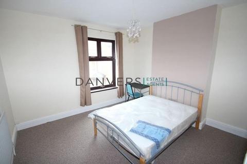 4 bedroom terraced house to rent, Vaughan Street, Leicester LE3