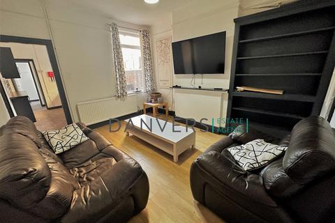3 bedroom terraced house to rent, Rydal Street, Leicester LE2