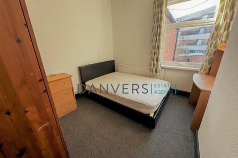 3 bedroom terraced house to rent, Rydal Street, Leicester LE2