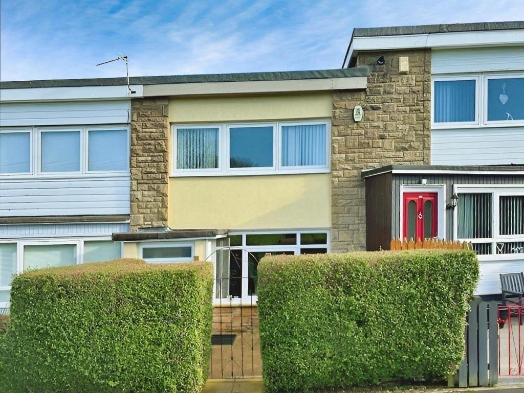 Greenloanings, Kirkcaldy 2 bed terraced house £99,995