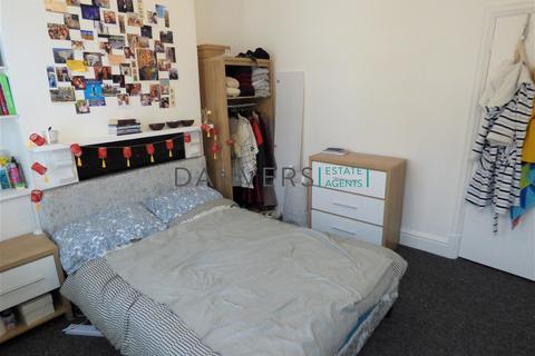 4 bedroom terraced house to rent, Ullswater Street, Leicester LE2