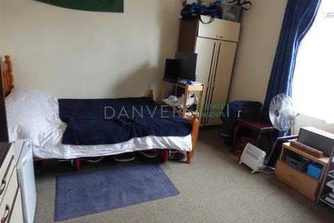 4 bedroom terraced house to rent, Rydal Street, Leicester LE2