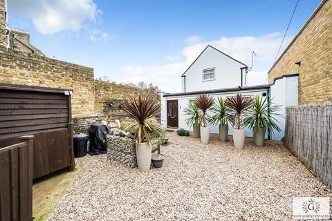 3 bedroom detached house for sale, Victoria Road, Ramsgate