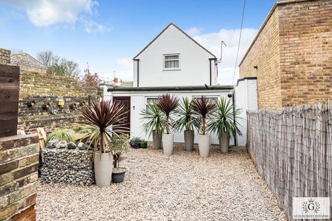 3 bedroom detached house for sale, Victoria Road, Ramsgate