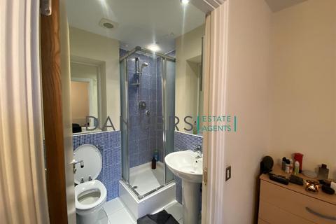 4 bedroom end of terrace house to rent, Helmdon Road, Leicester LE2