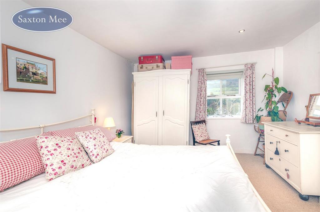 Bed1 8416.jpg