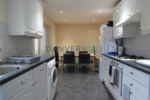 4 bedroom semi-detached house to rent - Kimberly Road, Leicester LE2