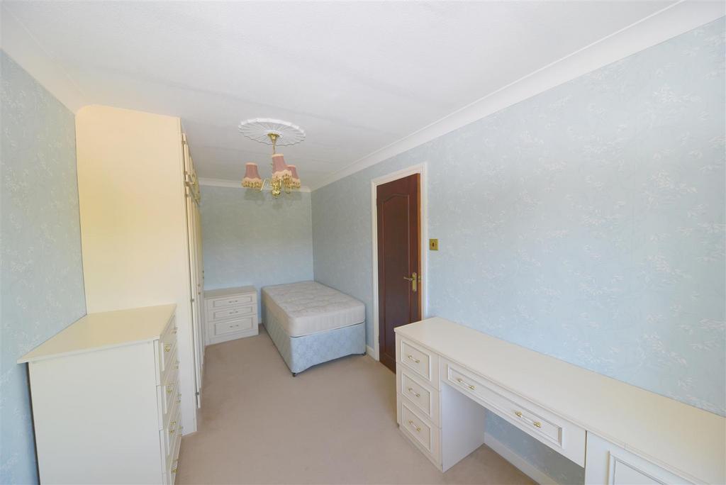 Bedroom 1.JPG